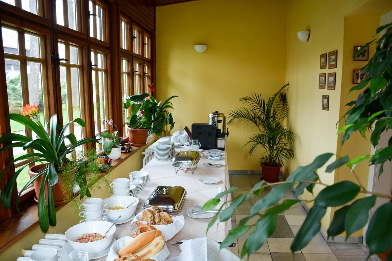 Hotel Zamecek Na Celadne Челадна Экстерьер фото